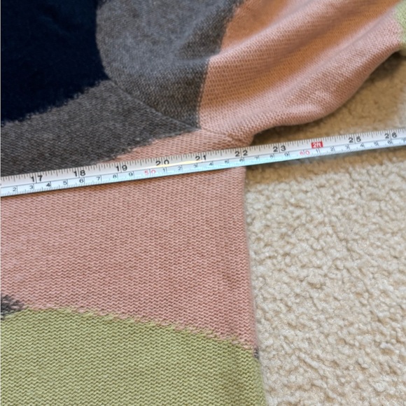 Theory 100% cashmere intarsia sweater, cozy, abstract, waves, lightweight, sz M - Picture 3 of 5